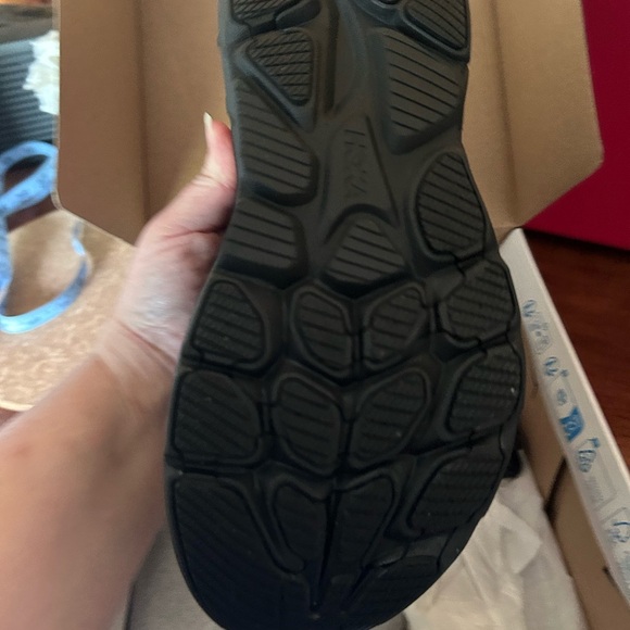 Hoka Clifton 9 Youth 3.5 Black NIB | Back to School | Women’s 5 Fit - Picture 3 of 5